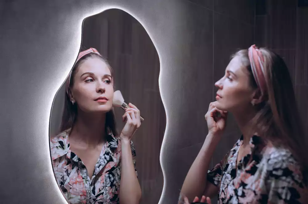 Miroir forme irrégulière spot lumineux LED