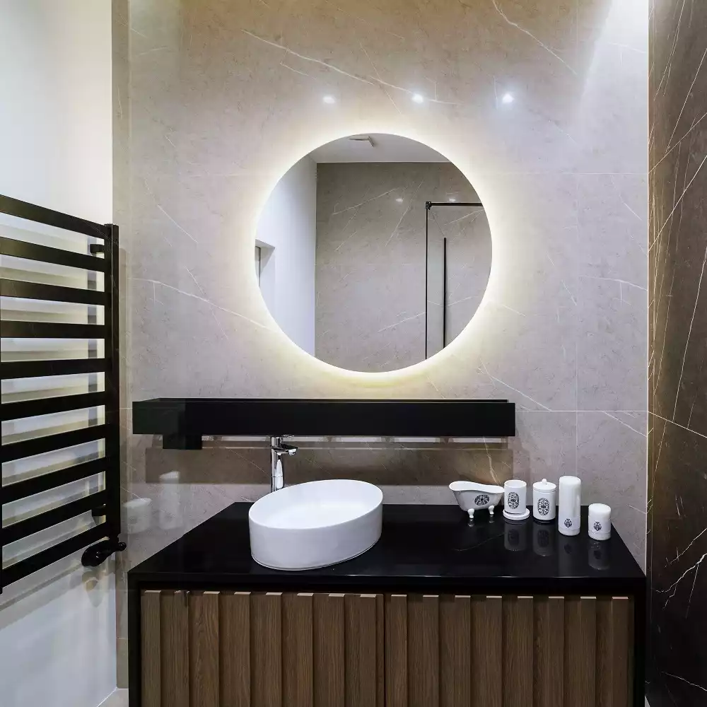 Miroir ovale moderne avec rétroéclairage LED