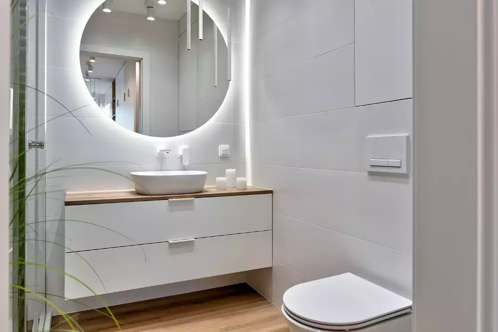 Miroir ovale moderne avec rétroéclairage LED