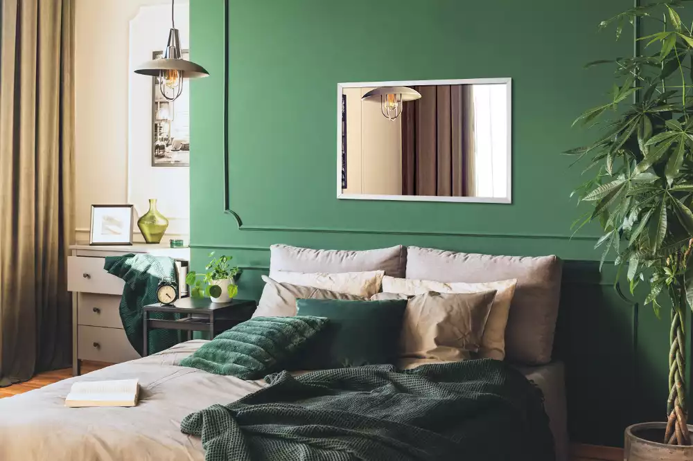 Miroir rectangulaire décoratif avec cadre blanc