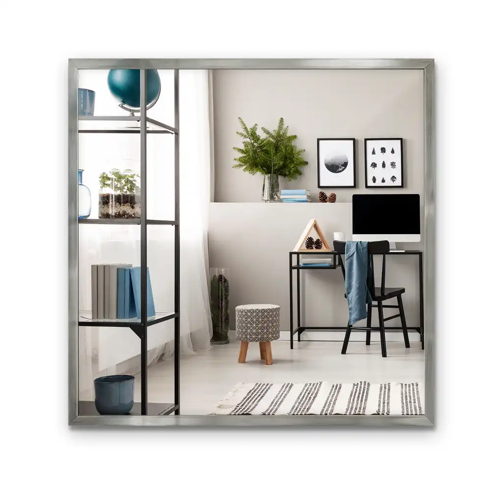 Miroir rectangulaire avec cadre argenté suspendu