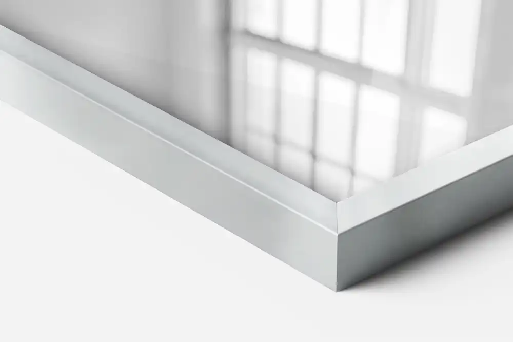 Miroir rectangulaire cadre argenté suspendu