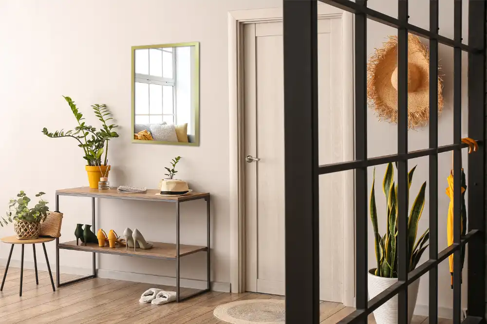 Miroir rectangulaire avec cadre doré mural