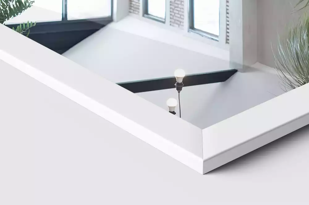 Miroir sur pied avec cadre blanc