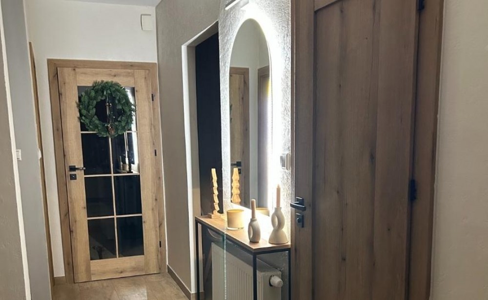 miroir au dessus de la commode