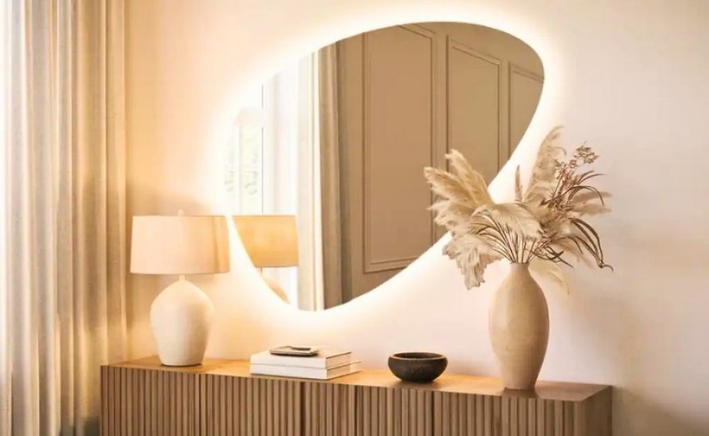 Lumière LED dans le miroir